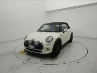 Usata Mini One Cabriolet 102 CV (75 kW) 2017 Beige Cabrio