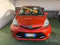 Usata Toyota Aygo 68 CV (50 kW) 2012 Arancione Utilitaria