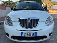 Usata Lancia Ypsilon 75 CV (55 kW) 2012 Bianco Utilitaria