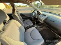 Usata Honda Jazz 65 CV (47 kW) 2004 Grigio Utilitaria