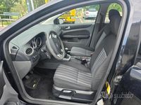 Usata Ford Focus 110 CV (80 kW) 2011 Nero Station wagon