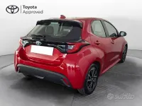 Usata Toyota Yaris Hybrid Trend 116 CV (85 kW) 2023 Rosso met Berlina