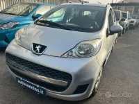 Usata Peugeot 107 Allure 68 CV (50 kW) 2011 Grigio Utilitaria