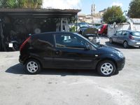 Usata Ford Fiesta Ghia 70 CV (51 kW) 2006 Grigio Utilitaria