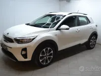 Usata Kia Stonic 101 CV (74 kW) 2019 Bianco SUV