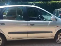 Usata Renault Scénic 107 CV (78 kW) 2002 Giallo Monovolume
