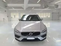 Usata Volvo V60 CC Core 197 CV (144 kW) 2022 Grigio Station wagon