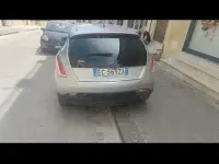 Usata Lancia Delta 120 CV (88 kW) 2010 Grigio Utilitaria