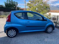 Usata Peugeot 107 68 CV (50 kW) 2008 Blu Utilitaria