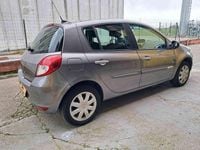 Usata Renault Clio II Luxe 75 CV (55 kW) 2010 Grigio scuro Berlina