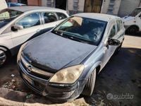 Usata Opel Astra 101 CV (74 kW) 2007 Grigio Berlina