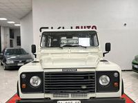 Usata Land Rover Defender 122 CV (89 kW) 2000 Beige Station wagon