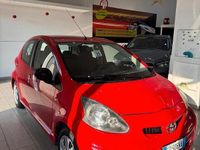 Usata Toyota Aygo Connect Style 67 CV (49 kW) 2010 Rosso Utilitaria