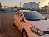 Usata Kia Rio Sport 85 CV (62 kW) 2014 Bianco Utilitaria