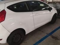 Usata Ford Fiesta 80 CV (58 kW) 2016 Bianco Berlina