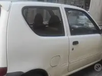 Usata Fiat 600 54 CV (39 kW) 2002 Bianco Berlina
