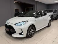 Usata Toyota Yaris Hybrid Sport 92 CV (67 kW) 2022 Bianco Berlina