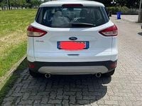 Usata Ford Kuga 120 CV (88 kW) 2016 Bianco SUV