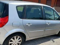 Usata Renault Scénic 106 CV (77 kW) 2008 Grigio Monovolume