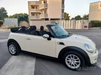 Usata Mini Cooper Cabriolet 98 CV (72 kW) 2011 Beige Cabrio