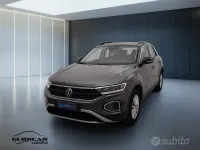 Usata VW T-Roc Life 110 CV (80 kW) 2023 Grigio SUV
