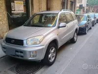 Usata Toyota RAV4 150 CV (110 kW) 2003 Grigio SUV