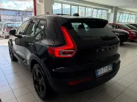 Usata Volvo XC40 Momentum 190 CV (139 kW) 2019 Nero SUV