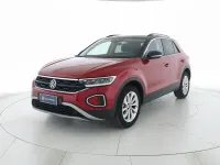 Usata VW T-Roc Life 110 CV (80 kW) 2023 Kings red metallizzato nero SUV