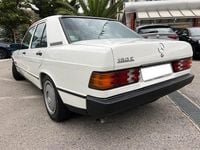 Usata Mercedes 190 122 CV (89 kW) 1985 Bianco Berlina