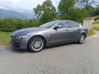 Usata Jaguar XE Business Edition 163 CV (119 kW) 2016 Argento Berlina