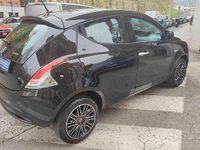Usata Lancia Ypsilon Gold 69 CV (50 kW) 2023 Nero metallizzato Utilitaria