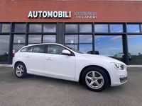 Usata Volvo V60 120 CV (88 kW) 2016 Bianco Station wagon