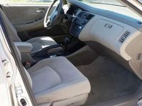 Usata Honda Accord 150 CV (110 kW) 2000 Beige Berlina