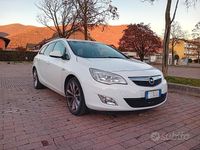Usata Opel Astra Cosmo 140 CV (102 kW) 2012 Bianco Station wagon