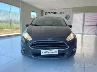 Usata Ford Fiesta Titanium 75 CV (55 kW) 2013 Blu Berlina