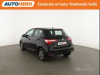 Usata Toyota Yaris Hybrid 73 CV (53 kW) 2017 Nero Berlina