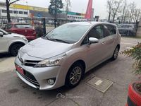 Usata Toyota Verso Style 132 CV (97 kW) 2016 Grigio Monovolume