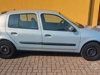 Usata Renault Clio II Expression 75 CV (55 kW) 2003 Grigio Berlina