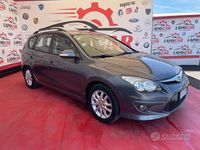 Usata Hyundai i30 Comfort 90 CV (66 kW) 2011 Grigio Berlina