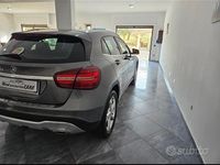 Usata Mercedes GLA200 135 CV (99 kW) 2017 Grigio SUV