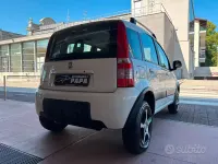 Usata Fiat Panda 4x4 69 CV (50 kW) 2011 Bianco Utilitaria