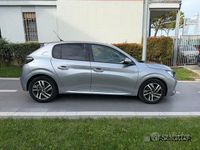 Usata Peugeot 208 Allure 101 CV (74 kW) 2020 Argento Utilitaria