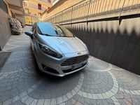 Usata Ford Fiesta Titanium 90 CV (66 kW) 2013 Grigio Utilitaria