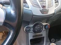 Usata Ford Fiesta 70 CV (51 kW) 2010 Nero Utilitaria