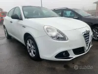 Usata Alfa Romeo Giulietta 105 CV (77 kW) 2015 Bianco Utilitaria
