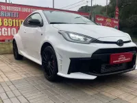 Usado Toyota Yaris 280 CV (205 kW) 2024 Blanco Utilitario