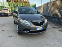 Usata Lancia Ypsilon Platinum 85 CV (62 kW) 2016 Grigio scuro Utilitaria