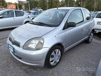 Usata Toyota Yaris Sol 67 CV (49 kW) 2002 Grigio Berlina