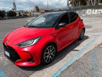 Usata Toyota Yaris Hybrid 92 CV (67 kW) 2021 Rosso Utilitaria