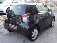 Usata Toyota iQ Sol 68 CV (50 kW) 2009 Nero Utilitaria